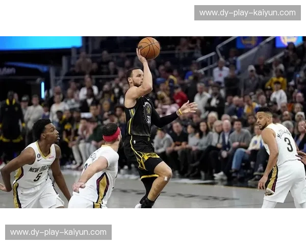 勇士vs鹈鹕第三场：史诗对决，谁将主宰季后赛格局？